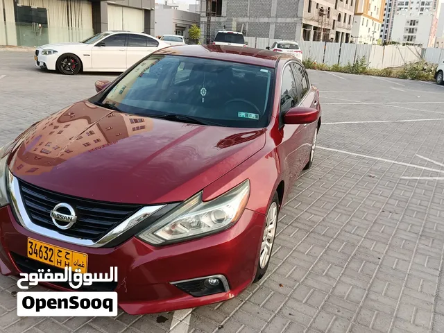 نيسان التيما 2016 موديل S أحمر فحص كامل مع انتظار داخلي وتقنيات حديثة