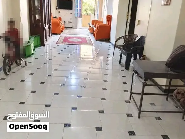 شقه للبيع بعزبه النخل الغربيه 150 متر تاني بلكونه اسانسير