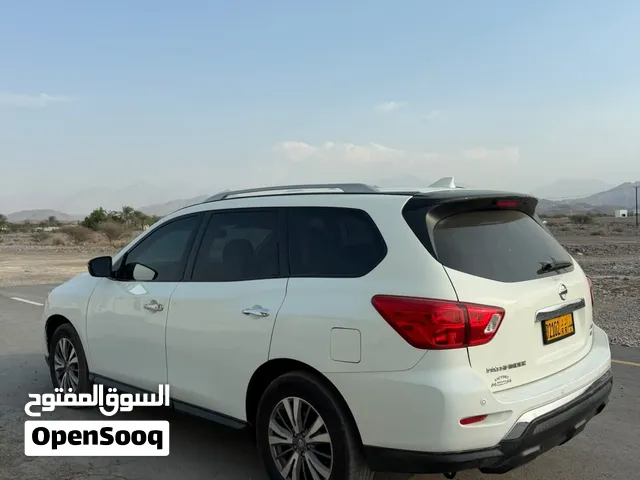 Used Nissan Pathfinder in Al Batinah