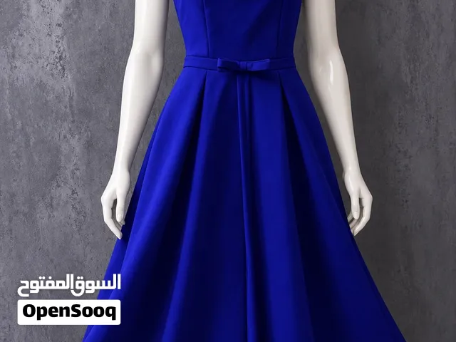 فستان أزرق ملكي أنيق