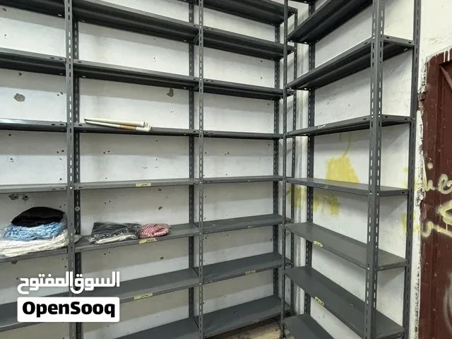 رفوف حديد لون سكني عدد 80 رف مع العمدان الخاصة بها للبيع