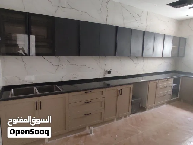 صيانه جميع اعمال الالمويتال والنجارة مطابخ وابواب ونوافذ وخزائن ملابس