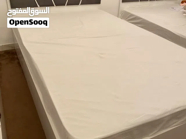 تركي ربي يبارك سرير عرضه 200*120 بلفراش متاعه وتحت اماكن للتخزين مكان حي الاندلس/..........
