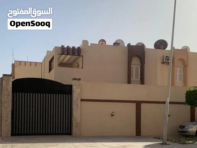 منزل من طابقين في حي 9 يوليو ( مصراتة )
