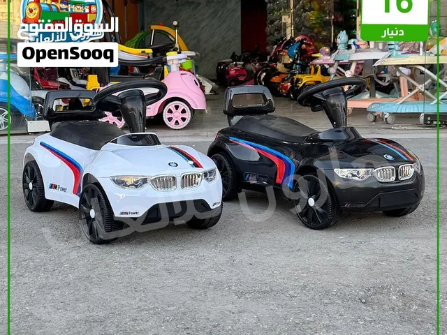 سيارة دفع قدم  تناسب من عمر سنة الى 4 سنوات مع موسيقى وانارة من المصنع مباشره