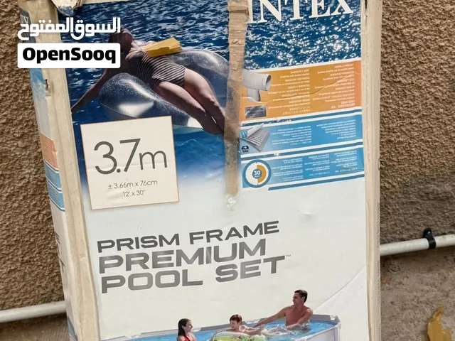 مسبح كبير عائلي