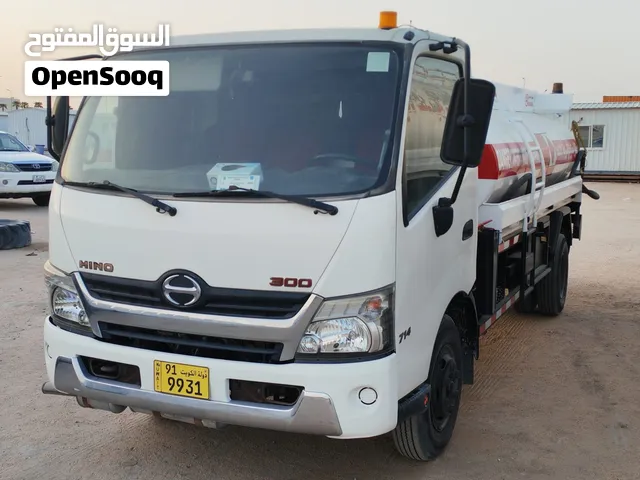 5000liter hino diesel tanker 29000km good condition 8900kd 5mm thickness tanker for sale