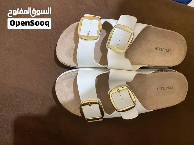 صندال رقم 38 مستعملة مرة واحدة ب 99dh