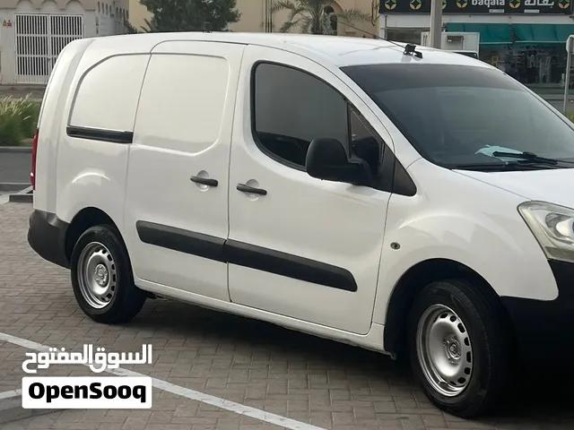 سياره الي بيع بجوه في مدينه خليفه