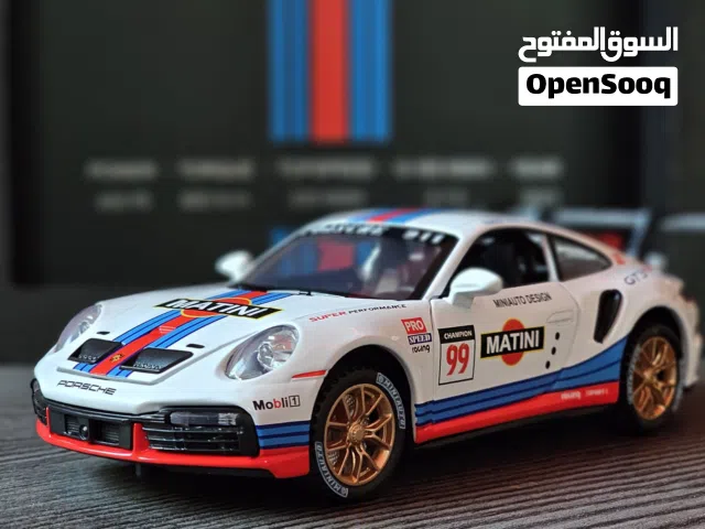 Porsche 911 GT3 RS diecast car