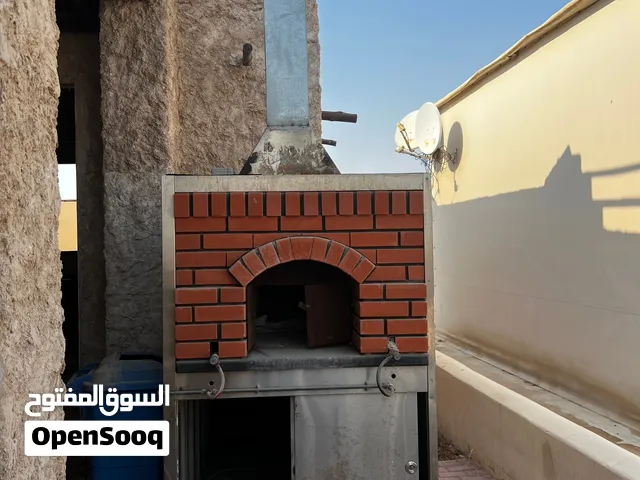 فرن طين متحرك للرحلات والمجالس - بحالة ممتازة / Portable Outdoor Brick Oven