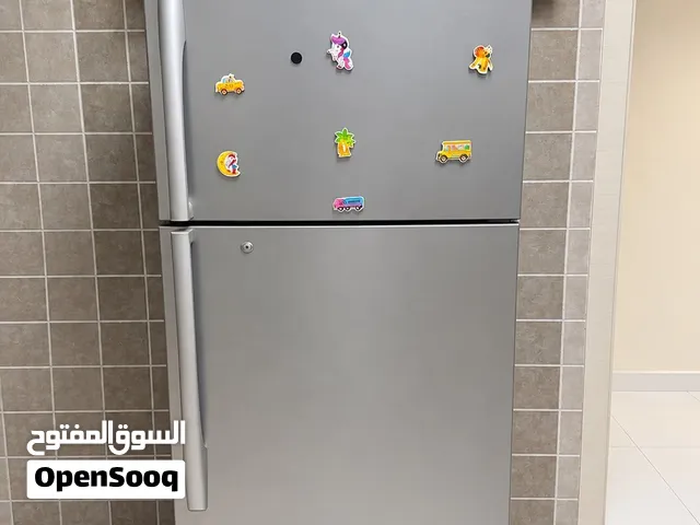 ثلاجة مستعملة في حالة جيدة