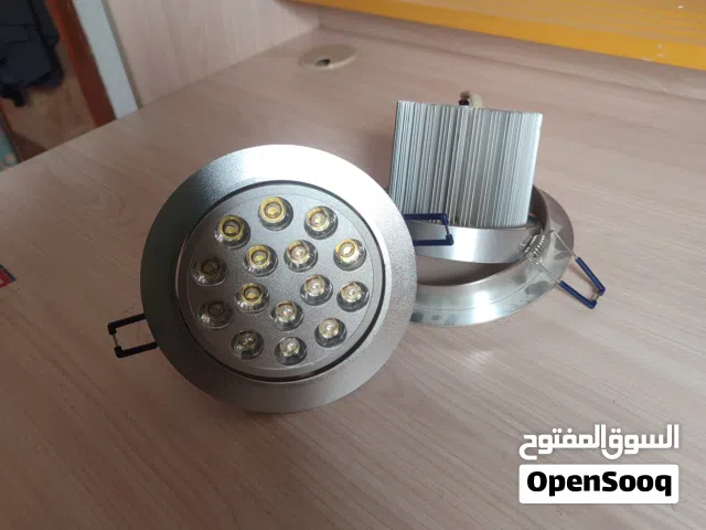 4 طروف إضاءة سبوت لايت كبيرة