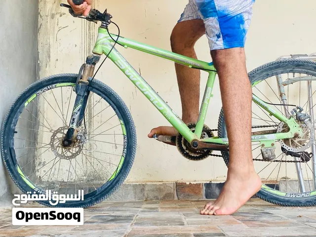 دراجه المانيه مقاس 26 خاليه من عيوب فرنوات دسكه هيكل المونيوم وزن خفيف ممتاز لمسفات طويله