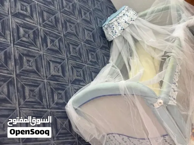 للبيع سرير اطفال بحاله جيده