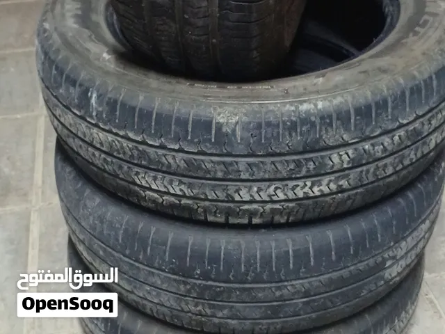 إطارات نيكسين مستعملة مقاس 215/65/17