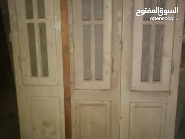 للبيع شباك و 2 بلكونة بحاله جيده