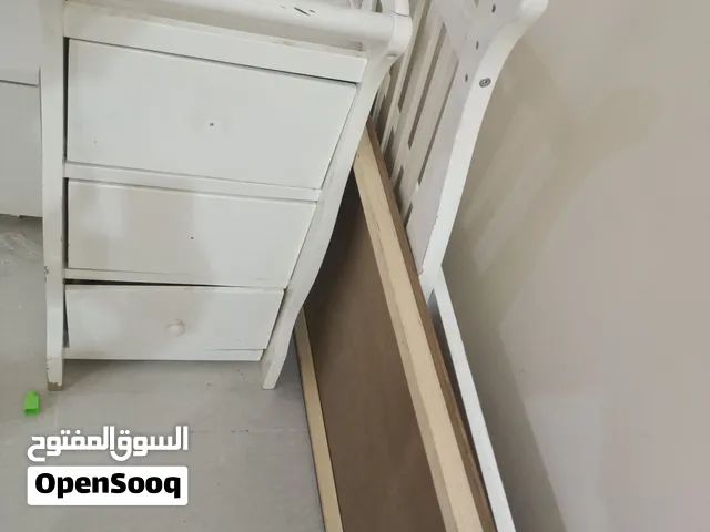 سرير اطفال مع الإدراج فقط بدون مسامير