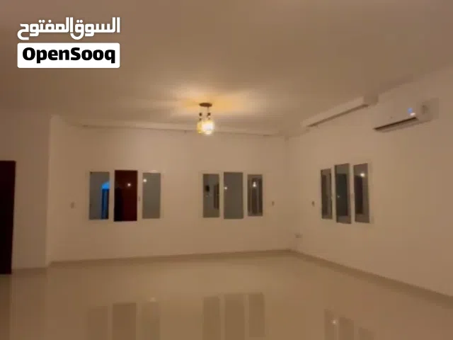 290 m2 5 Bedrooms Villa for Rent in Dhofar Salala