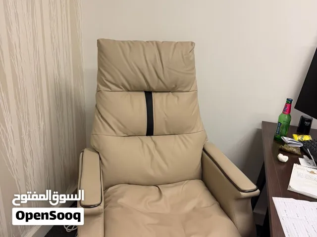 مكتب جديد تماما
