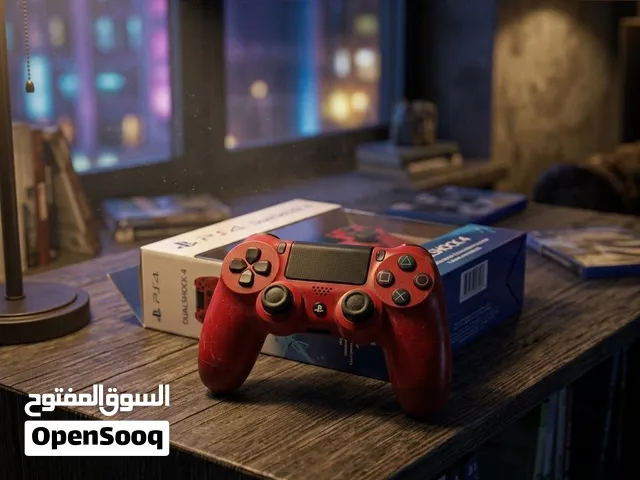 يدين بلاي ستيشن 4 فيها اشكاليه بسيطه لكن حلها سهل سعرها ربي يبارك