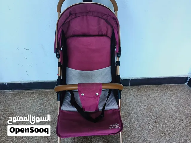 عربه اطفال نفر واحد مستعمل قليل تفيد للسفر وتتطبق وتصير صغيره بيهة جنطه صغيره وجيب صغير