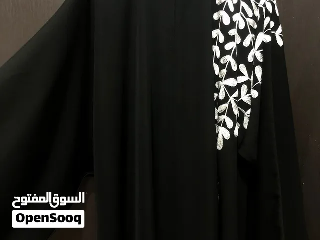 عباية سوداء كشخة فخمة ناعمة - بحالة ممتازة / جديدة