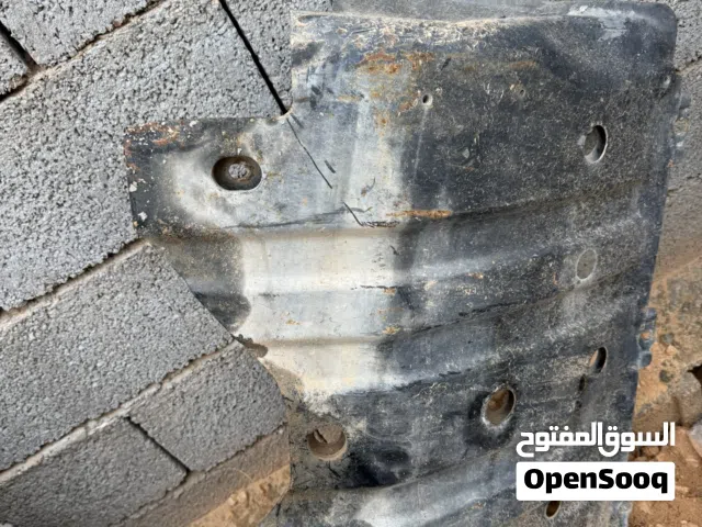 كڤر (غطاء ) محرك تندرا 2006 يركب من لوطة