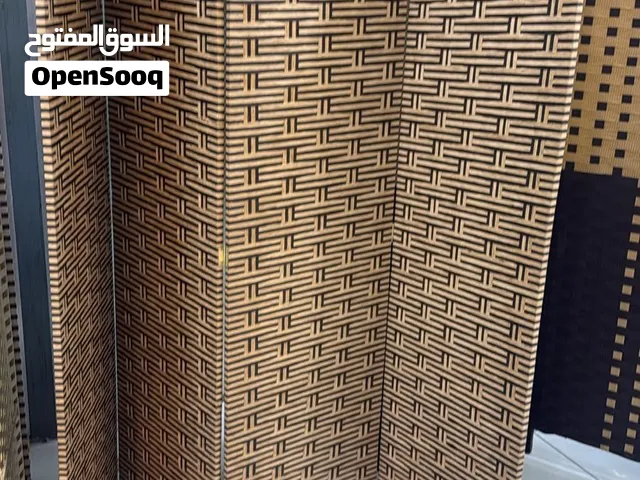 بارتشن اربع ابواب قياس الدرفة 45سم العرض 180بارتفاع180 اشكال مختلفة والوان مختلفة متوفر توصيل