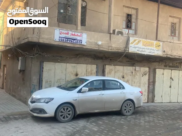 عقار للبيع سند 25 في العشار 3 محلات و شقه طلبق اول ركن ساحه ام البروم المساحه 81 متر الواحه 9 ،