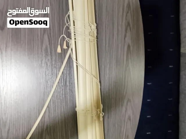 برداية مكتب لون بيج للتواصل على الواتس أب