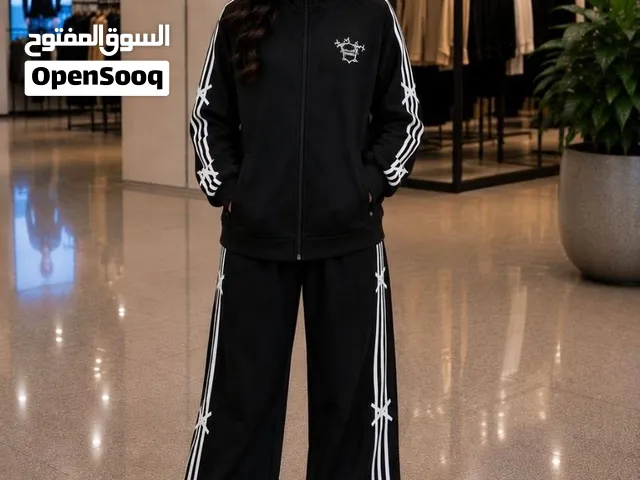 ملابس بناتي