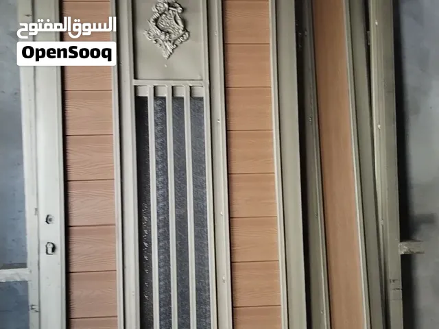 باب جديد نظيف استوني مشترينه المكان صغير هو كبير اريده ب 300