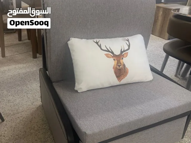 كرسي وسرير مفرد عملي جداً (تحويل ذكي) - قماش فاخر وخشب ثقيل لاستغلال المساحات