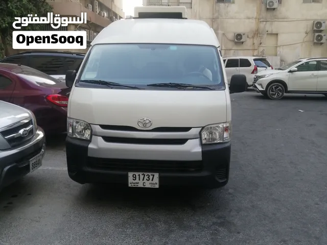تويوتا هايس هاي رؤوف ثلاجه 2018 رخصه  تأمين شامل  ممشى 200000 كيلو سعر 62000 قابل للتفاوض البسيط