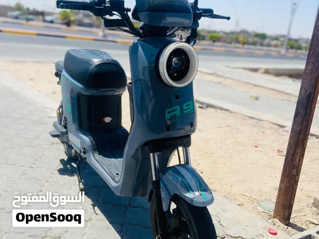 دراجه شحن ار 9 موديل2026 قبل شهرين طالعه من الوكيل دراجه كامله مابيها اي نقص وغراضها كامله