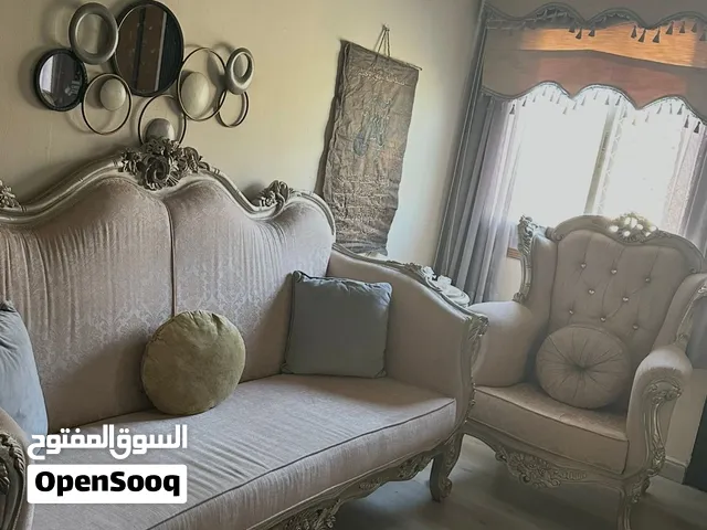 طقمين كنب للبيع