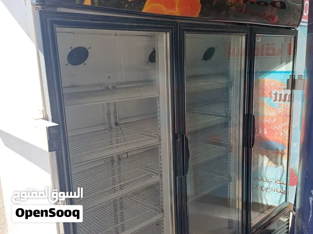 ثلاجة عرض للبيع