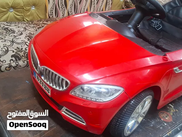 سيارة اطفال