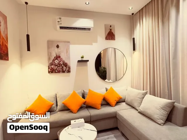 كنب شبة جديد 5m للبيع Sofa for sale