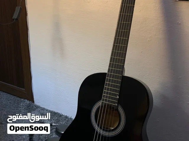 جيتار كلاسيكي باللون الأسود الفخم اللآمع Classical Guitar جديد معه حقيبته
