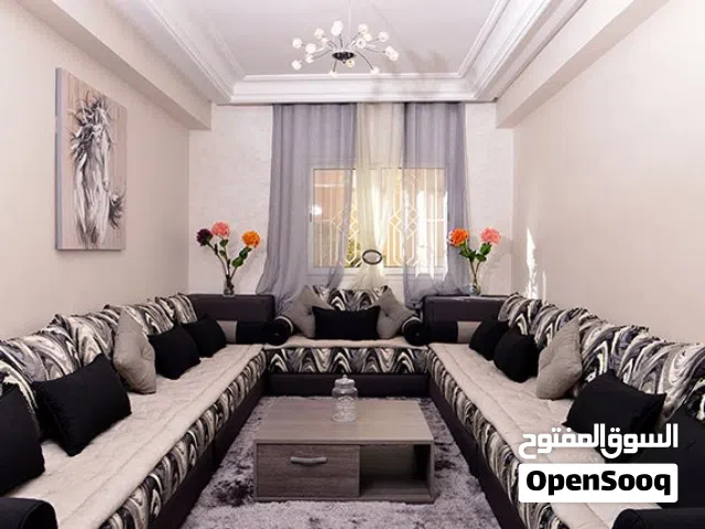 شقه 77م للايجار اليومي في مراكش تانسيفت جيليز مفروشة تحتوي على صالون مغربي و مسبح و انترنت ومكيف.