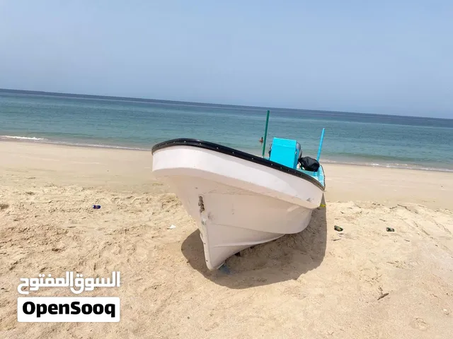للبيع قارب الجوي 25قدم موديل 22 بدون مكينه قارب فقط مطلوب1300قابل الجاد يتواصل