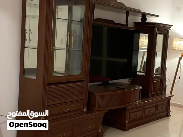 مكتبه بحاله ممتازه ودفايه خشب ديكور مدهب للبيع
