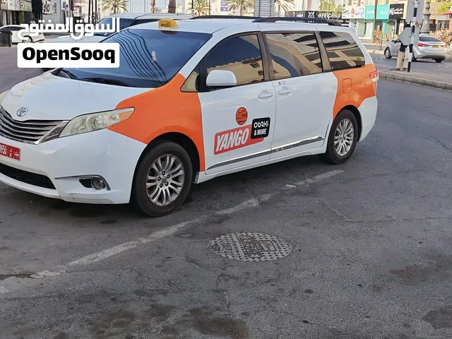 تويوتا سينا مديل 2014