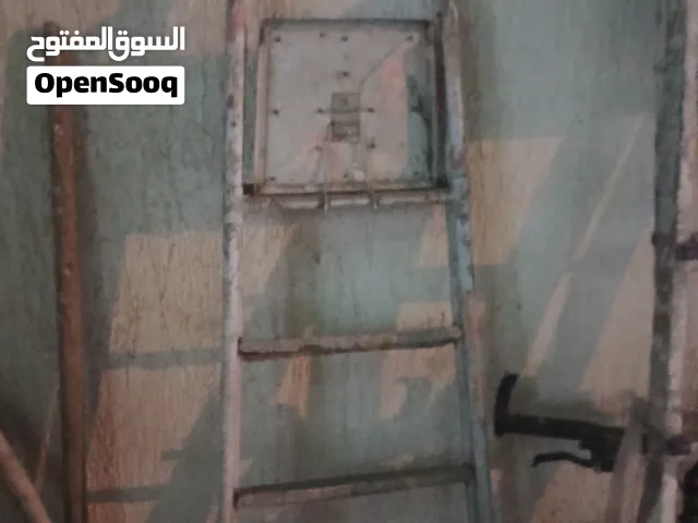 سلم خمس درجات بحالته ممتازة ودون اي مشاكل وبقيمه 3 دينار فقط