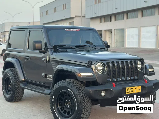 لهواة الرحلات جيب رانجلر 2018 لون رمادي جميل ( قابل للبدل)