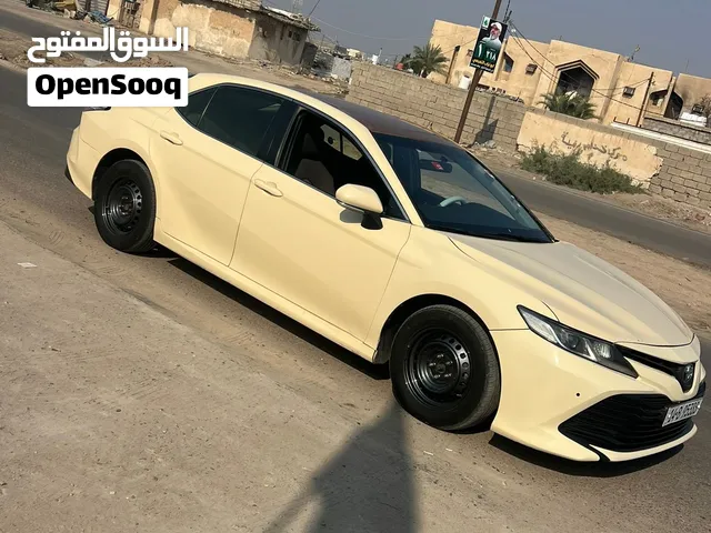تيوتا كامري موديل 19 اصل مسجله 23 سياره مكفوله من الضربه لا مدوشمه كله على لبلاد محرك فقط بانزين