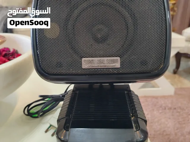 سماعة كلاسيكية صوتية مكبرة (Speaker System) من إنتاج شركة Aiwa باللون الأسود صناعة يابانية قديمة جدا