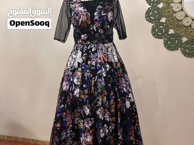 فساتين سهر وخطوبه وخطبه كافة الأشكال والألوان